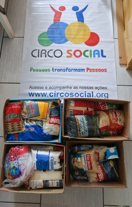 circo-social-realiza-entrega-de-alimentos