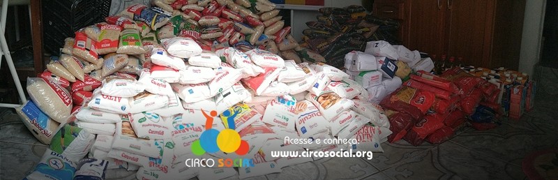circo-social-distribui-mais-cestas-basicas-com-alimentos-arrecadados-no-cineplus-emacite-2