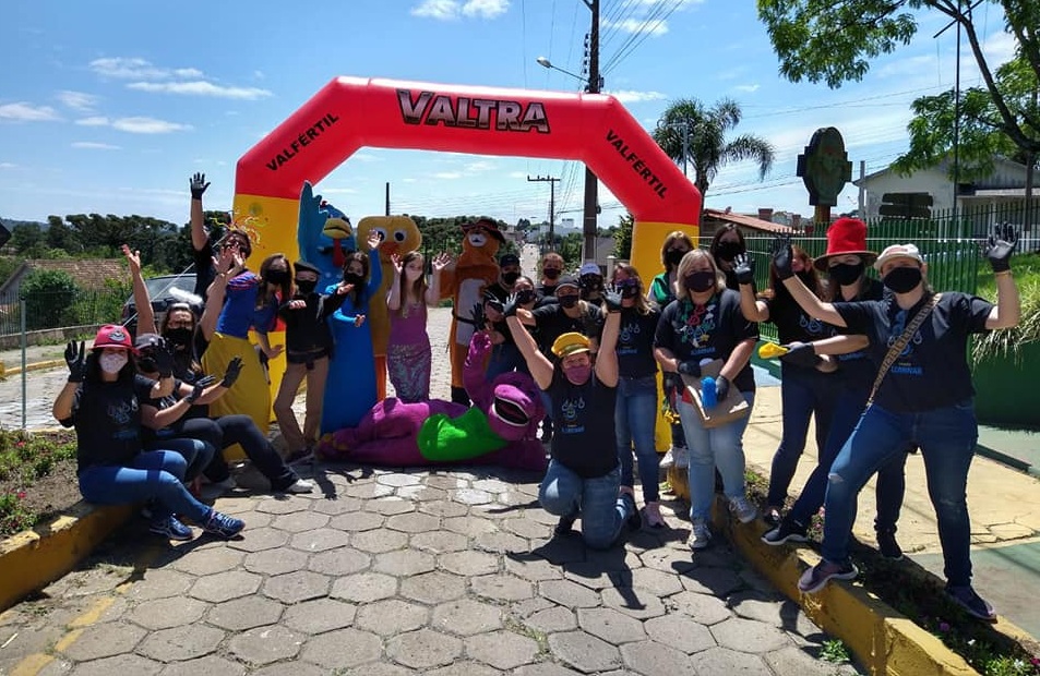 circo-social-participa-do-drive-thru-realizado-pelo-comecinho-de-vida-1