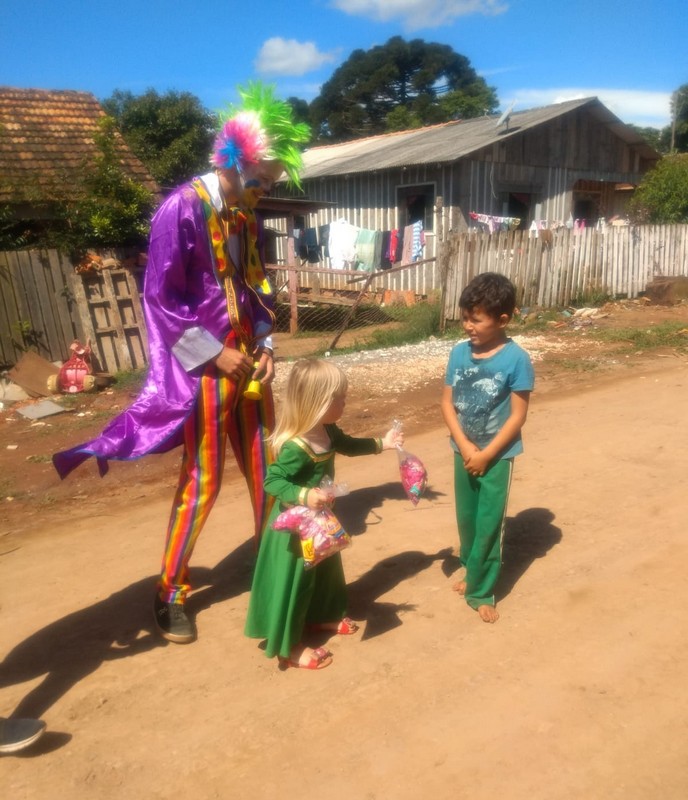 caravana-da-alegria-do-circo-social-atende-mais-de-1-200-criancas-em-riomafra-4