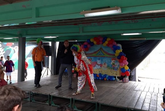 Circo Social anima pais e alunos no Dia da Família na escola Beija Flor em Mafra