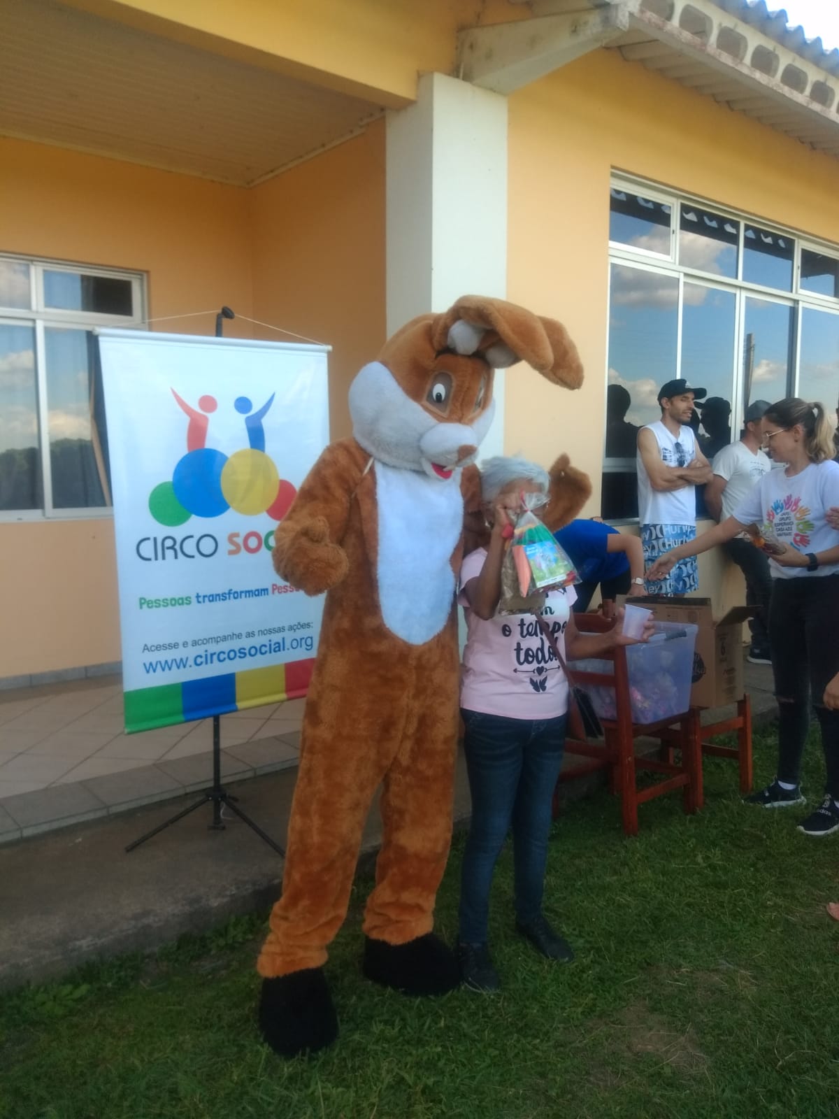 circo-social-participa-das-atividades-do-do-caps-i-casa-azul-no-acampamento-moriah-4