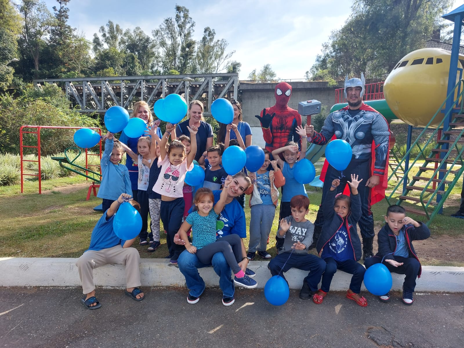 circo-social-participou-da-caminhada-azul-em-mafra-3