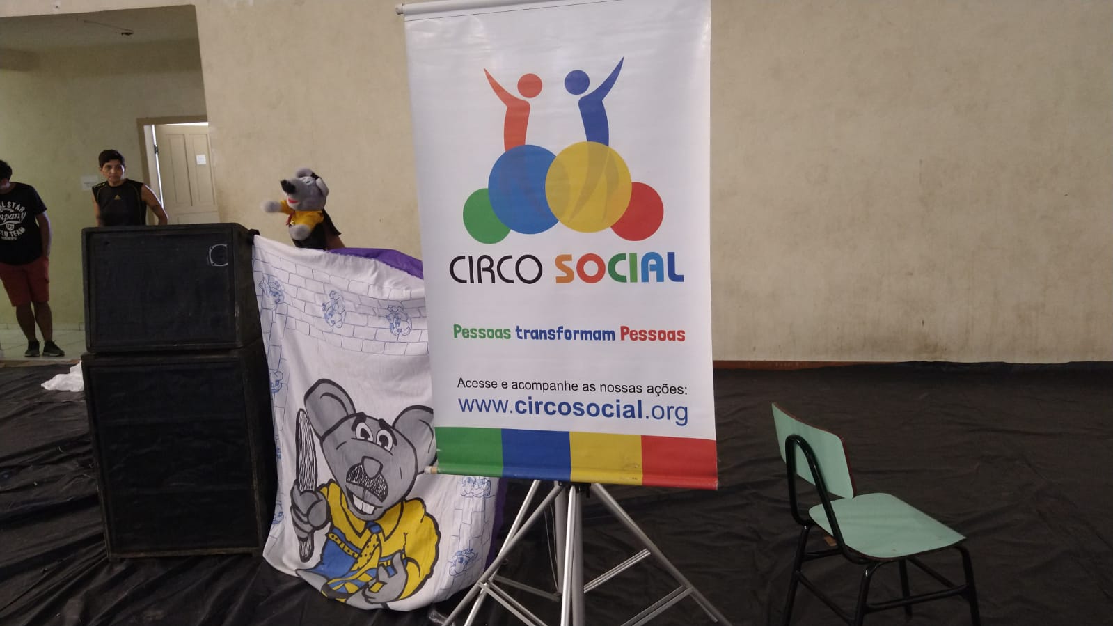 circo-social-realiza-apresentacoes-para-familias-desabrigadas-pelas-enchentes-23