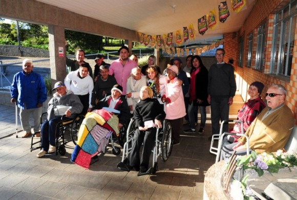 Lar do Idoso de Rio Negro recebe o evento Café Solidário