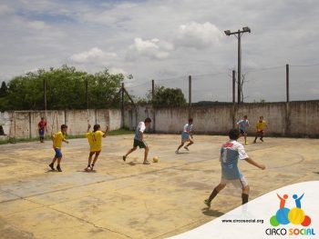 escolinha-de-futebol-ufc-participa-de-torneio-em-mafra-11