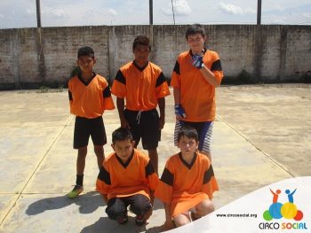 escolinha-de-futebol-ufc-participa-de-torneio-em-mafra-14