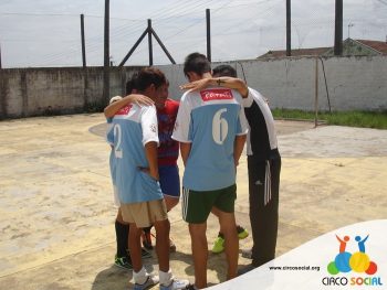 escolinha-de-futebol-ufc-participa-de-torneio-em-mafra-8