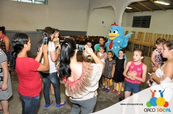 circo-social-entrega-brinquedos-na-localidade-de-fazendinha-em-rio-negro-17