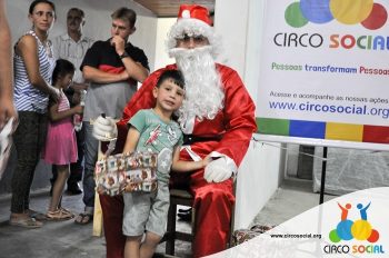 circo-social-entrega-brinquedos-na-localidade-de-fazendinha-em-rio-negro-29