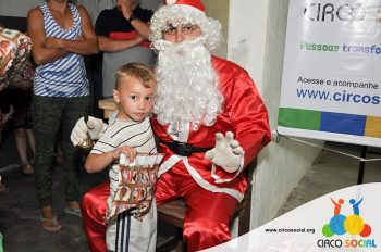 circo-social-entrega-brinquedos-na-localidade-de-fazendinha-em-rio-negro-31