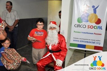 circo-social-entrega-brinquedos-na-localidade-de-fazendinha-em-rio-negro-37