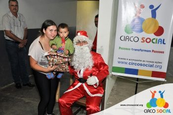 circo-social-entrega-brinquedos-na-localidade-de-fazendinha-em-rio-negro-41