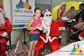 circo-social-entrega-brinquedos-na-localidade-de-fazendinha-em-rio-negro-44