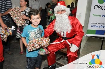 circo-social-entrega-brinquedos-na-localidade-de-fazendinha-em-rio-negro-61