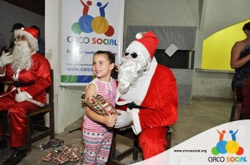 circo-social-entrega-brinquedos-na-localidade-de-fazendinha-em-rio-negro-68