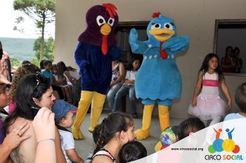 circo-social-entrega-brinquedos-na-localidade-de-queimados-14