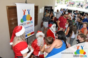 circo-social-entrega-brinquedos-na-localidade-de-queimados-66