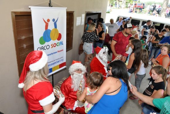 Circo Social realiza entrega de brinquedos no interior de Rio Negro