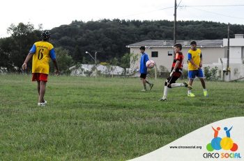 amistosos-entre-ufc-circo-social-e-meninos-da-vila-71