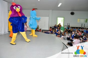 creche-anjo-da-guarda-recebe-a-visita-do-circo-social-12