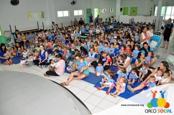 creche-anjo-da-guarda-recebe-a-visita-do-circo-social-13