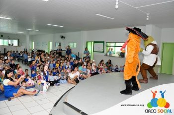 creche-anjo-da-guarda-recebe-a-visita-do-circo-social-17