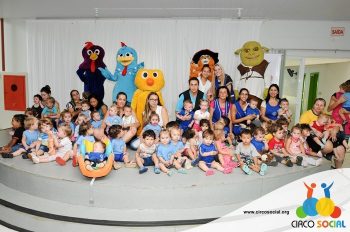 creche-anjo-da-guarda-recebe-a-visita-do-circo-social-28