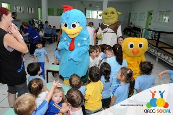 creche-anjo-da-guarda-recebe-a-visita-do-circo-social-34