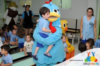 creche-anjo-da-guarda-recebe-a-visita-do-circo-social-36