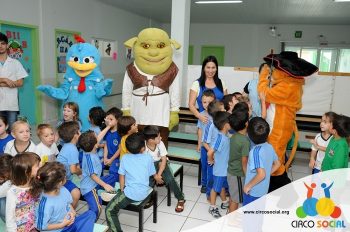 creche-anjo-da-guarda-recebe-a-visita-do-circo-social-38