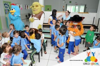 creche-anjo-da-guarda-recebe-a-visita-do-circo-social-39