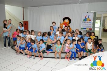 creche-anjo-da-guarda-recebe-a-visita-do-circo-social-50