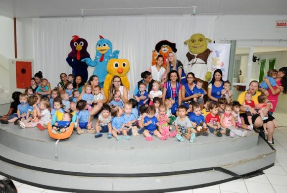 Apresentação na creche Anjo da Guarda