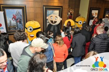 minions-e-gru-no-cineplus-emacite-no-filme-meu-malvado-favorito-3-12