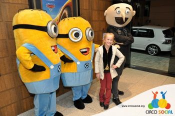 minions-e-gru-no-cineplus-emacite-no-filme-meu-malvado-favorito-3-49