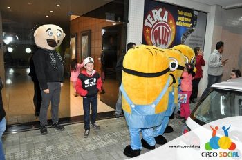 minions-e-gru-no-cineplus-emacite-no-filme-meu-malvado-favorito-3-53