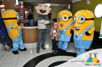 minions-e-gru-no-cineplus-emacite-no-filme-meu-malvado-favorito-3-54