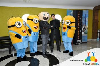 minions-e-gru-no-cineplus-emacite-no-filme-meu-malvado-favorito-3-60