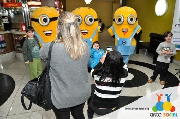 minions-e-gru-no-cineplus-emacite-no-filme-meu-malvado-favorito-3-67