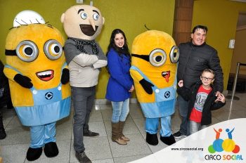 minions-e-gru-no-cineplus-emacite-no-filme-meu-malvado-favorito-3-77