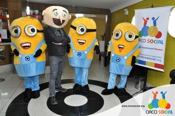 minions-e-gru-no-cineplus-emacite-no-filme-meu-malvado-favorito-3-8