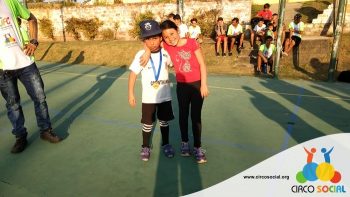 circo-social-realiza-entrega-de-medalhas-aos-atletas-da-escolinha-ufc-16