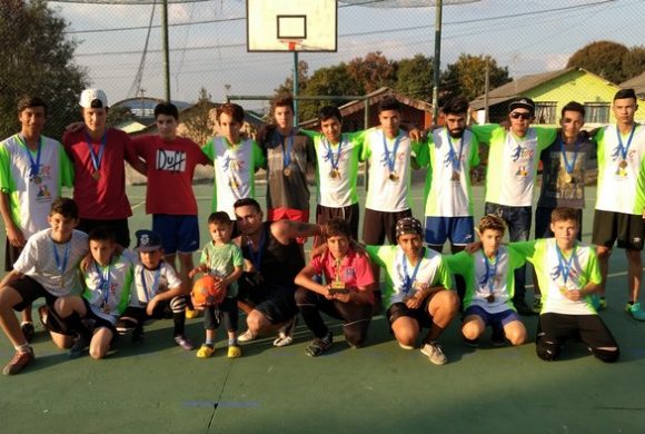 Entrega de medalhas aos atletas da escolinha UFC