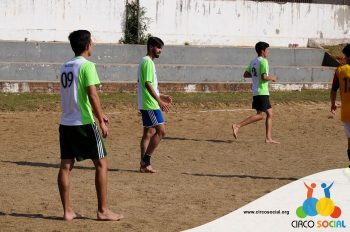 escolinha-de-futebol-ufc-realiza-amistoso-no-bairro-bom-jesus-18