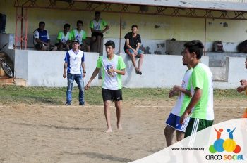 escolinha-de-futebol-ufc-realiza-amistoso-no-bairro-bom-jesus-22