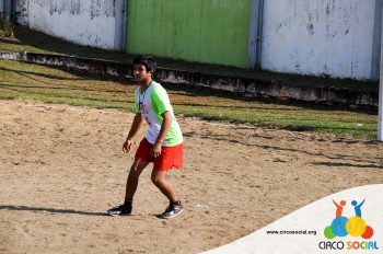 escolinha-de-futebol-ufc-realiza-amistoso-no-bairro-bom-jesus-30