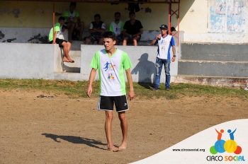 escolinha-de-futebol-ufc-realiza-amistoso-no-bairro-bom-jesus-37