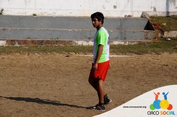 escolinha-de-futebol-ufc-realiza-amistoso-no-bairro-bom-jesus-38