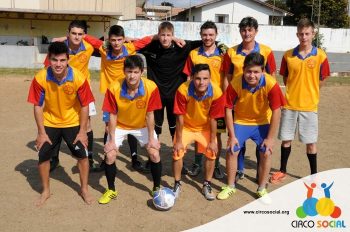 escolinha-de-futebol-ufc-realiza-amistoso-no-bairro-bom-jesus-4